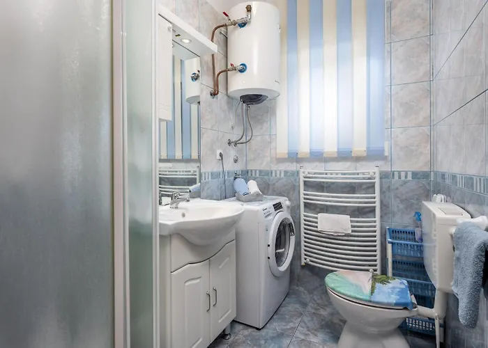 1 Bedroom Cozy In *